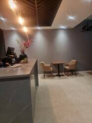 Indian Takeaway located in the central location of Grove Park Quick Sale