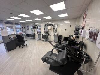 ESTABLISHED HAIR SALON IN VERSTAILE PREMISES  WITH 3 BED SELF CONTAINED FLAT  LOCATED IN LANCING, WE
