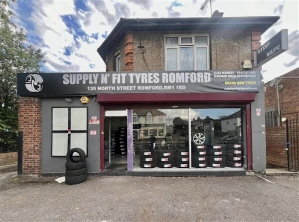 SPECIALIST TYRE SERVICE PROVIDER SPECIALIST TYRE SERVICE PROVIDER
