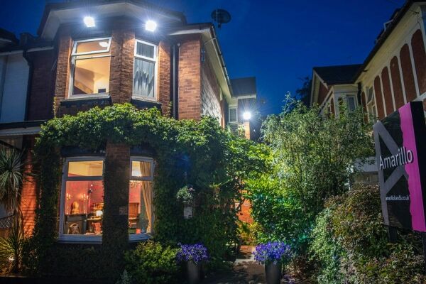 High Quality Award Winning B&B Overlooking Park