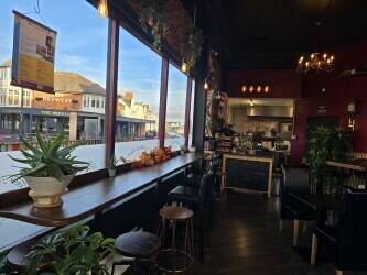 French cafe/restaurant, specialised in crêpes and galettes. Large terrace and 25 seats in. Brand new shop and kitchen. Fully equipped. Photo 2