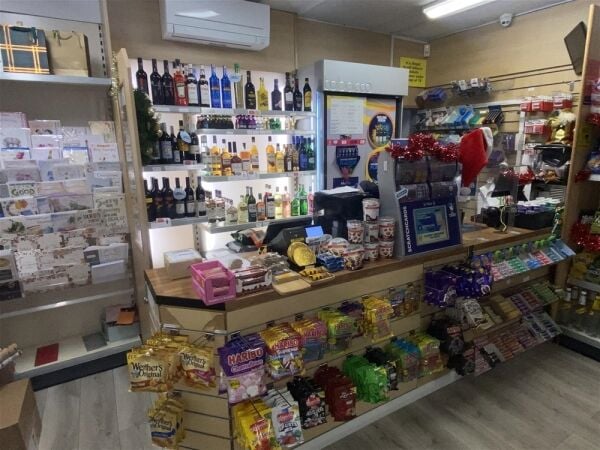 Retail For Sale in North Ferriby Photo 1
