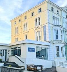 SHELBOURNE HOTEL, LLANDUDNO - 16 BEDROOM HOTEL IN PRIME SEAFRONT POSITION WITH PRIVATE CAR PARK SHELBOURNE HOTEL, LLANDUDNO - 16 BEDROOM HOTEL IN PRIME SEAFRONT POSITION WITH PRIVATE CAR PARK