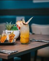 Turn key cocktail bar/restaurant