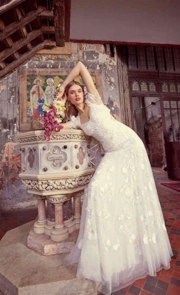 HIGHLY REGARDED BRIDAL BOUTIQUE