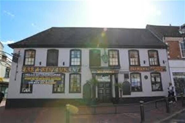 LEASEHOLD FULLY FITTED
LICENCED RESTAURANT