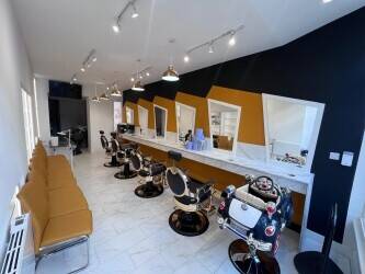 For sale busy barber shop in maidenhead town center 