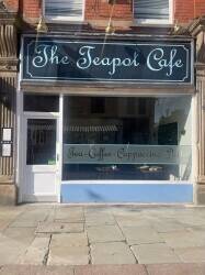 Modern/Fully Equipped Cafe in Prime Burton on Trent, with HUGE Potential. Offers around &pound;25K Looking for Quick Sale
