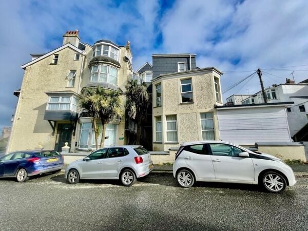 Freehold 16 Bedroom Commercial Property Located In Newquay, Cornwall