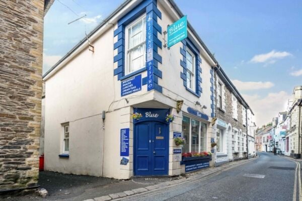 Freehold Commercial Property Located Mevagissey