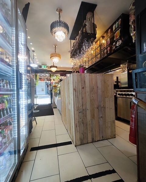 Licenced Fast Food Resturant for Sale Licenced Fast Food Resturant for Sale