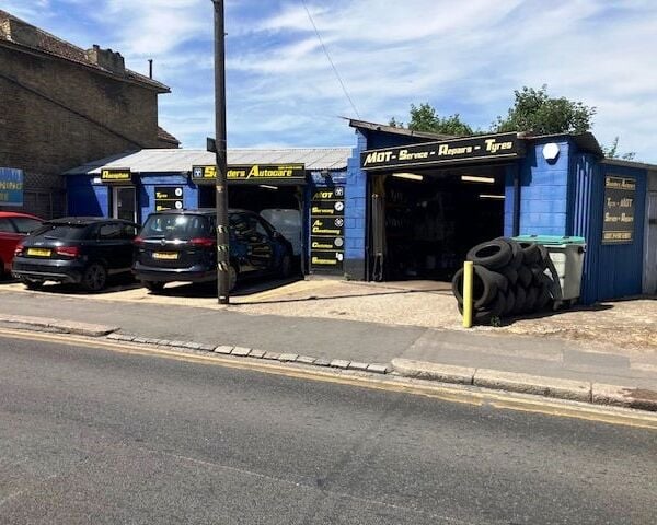 Fully Equipped Garage  /   Workshops for Sale