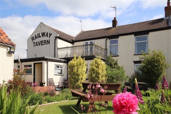 PUBLIC HOUSE, RESTAURANT & TWO SELF-CATERING COTTAGES PUBLIC HOUSE, RESTAURANT & TWO SELF-CATERING COTTAGES