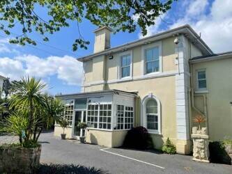 A Luxurious, Detached 5-Star Boutique Guest House A Luxurious, Detached 5-Star Boutique Guest House