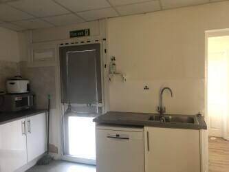 Takeaway for sale prime location Rushden high street Photo 2