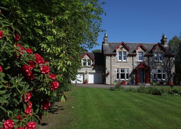 Charming 8 Bedroom Victorian Property in Pitlochry Charming 8 Bedroom Victorian Property in Pitlochry
