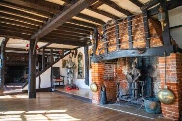 KENT - CLOSED UNIQUE PUB, RESTAURANT & HOTEL FOR SALE