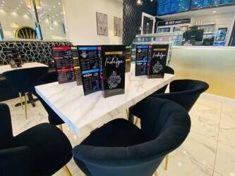 Well Established Fully Fitted Dessert & Coffee Shop in Prime Town Centre Location / alcohol licence