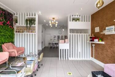 For Sale: Trendy Nail Salon on Busy North London High Street Photo 1