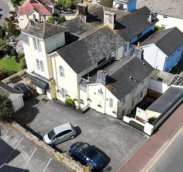 Timeless & Elegant Victorian Guest House with Spacious Owners Accommodation For Sale in Torquay Timeless & Elegant Victorian Guest House with Spacious Owners Accommodation For Sale in Torquay