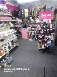 Formerly off license and Beauty shop empty for new lease /rent Formerly off license and Beauty shop empty for new lease /rent