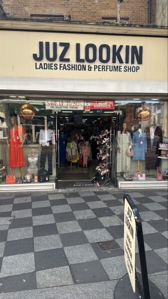 CLOTHING, FRAGRANCE AND JEWELLERY RETAILER CLOTHING, FRAGRANCE AND JEWELLERY RETAILER