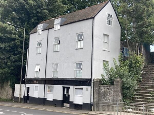 GUEST HOUSE WITH LICENCED CAFE