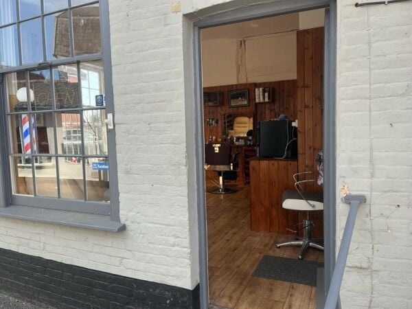 Fade into Success – Own This Thriving Barbershop! Fade into Success – Own This Thriving Barbershop!