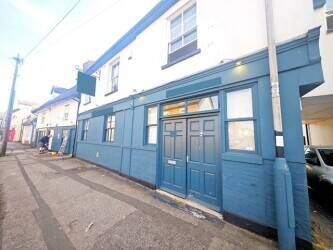 VACANT FITTED RESTAURANT & BAR TO LET £10,000 PREMIUM   PRICE: £10,000 PREMIUM plus £15,000 PA Photo 1