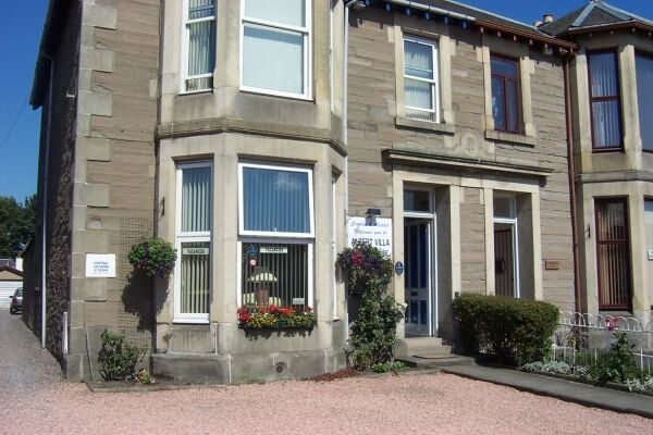 Well-presented guest house in Perth