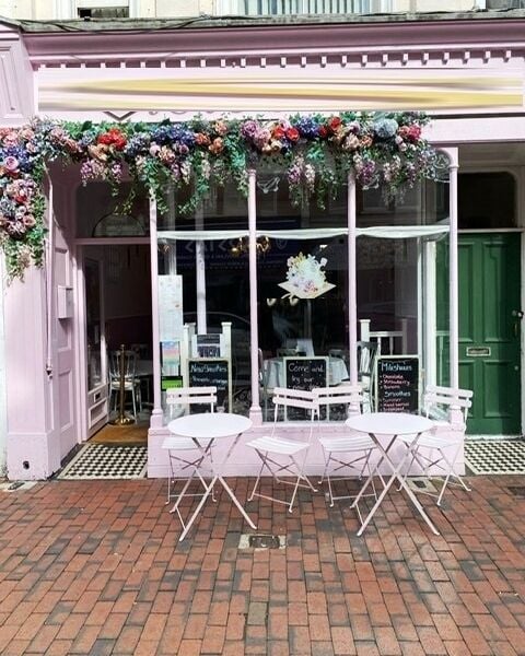 Bijou Licensed Tea Room Renowned For Afternoon Teas Featuring High Quality Baked Goodse Class for Sale