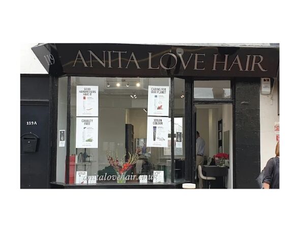 Snip Up This Stylish Salon in Tunbridge Wells! Snip Up This Stylish Salon in Tunbridge Wells!