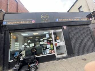 Former cafe with hot food liscence shop Former cafe with hot food liscence shop