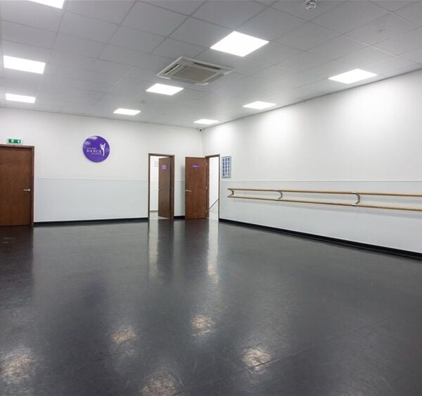 EXTRA-CURRICULAR DANCE STUDIO FOR CHILDREN AND TEENAGERS EXTRA-CURRICULAR DANCE STUDIO FOR CHILDREN AND TEENAGERS