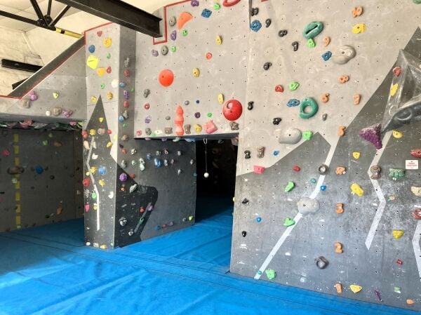 INDOOR CLIMBING/BOULDERING CENTRE with CAFÉ INDOOR CLIMBING/BOULDERING CENTRE with CAFÉ