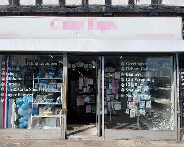 Cake Decorating, Cards, Gifts And Party Balloon Shop for Sale Photo 1
