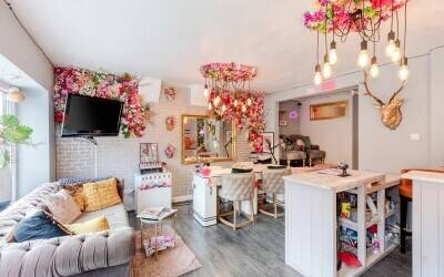 Well located beauty salon in leeds Roundhay