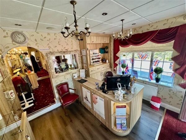 LEASEHOLD HEALTH & BEAUTY SALON