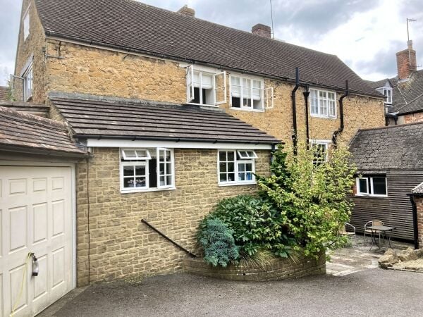 HOLIDAY LETTING ACCOMMODATION/RESIDENTIAL INVESTMENT PROPERTY OPPORTUNITY HOLIDAY LETTING ACCOMMODATION/RESIDENTIAL INVESTMENT PROPERTY OPPORTUNITY