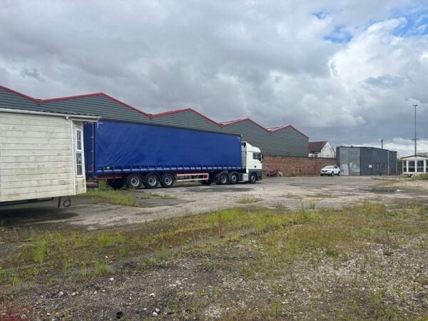 Fully Equipped Yard & Automotive Workshop Near Port of Hull Fully Equipped Yard & Automotive Workshop Near Port of Hull