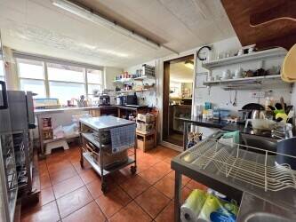 COFFEE SHOP / TEA ROOM