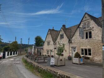 GLOUCESTERSHIRE -AWARD WINNING PUB IN EDGE OF COTSWOLD TOWN GLOUCESTERSHIRE -AWARD WINNING PUB IN EDGE OF COTSWOLD TOWN