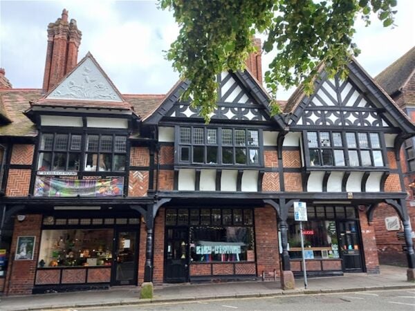 A LICENSED CITY CENTRE CAFÉ A LICENSED CITY CENTRE CAFÉ
