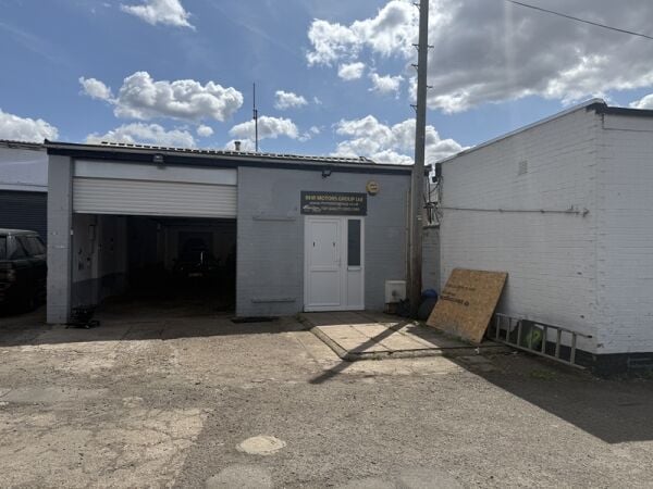 Thriving Car Dealership in Prime Buckinghamshire Spot