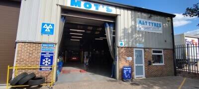 MOT Station & Fast Fit Garage Photo 1
