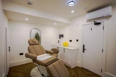 Clinic Room in Marylebone - Low Rent - High Growth Potential