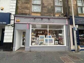 An outstanding gift shop occupying a 100% prime retail pitch in St Andrews (ref 1761)