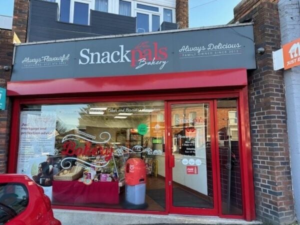 Leasehold Sandwich Bar & Bakery Located In West Heath