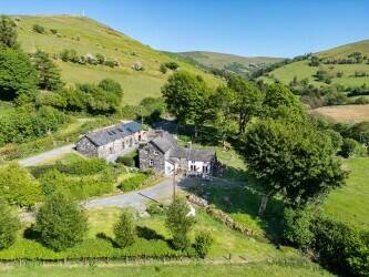 Holiday Let & Bed and Breakfast Holiday Let & Bed and Breakfast