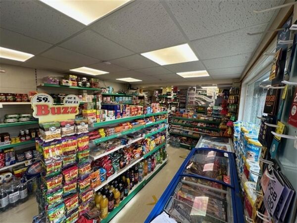 FREEHOLD CONVENIENCE STORES/LOTTERY & OFF LIC3 BED ACCOMMODATION - LAWNED REAR GARDEN Photo 1